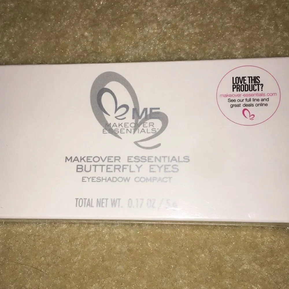 Me make essentials butterfly eyes compact